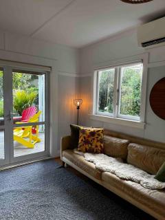 Hideaway Cottage - - 4