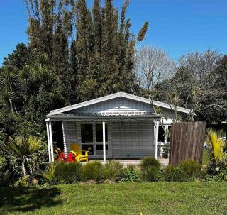 Hideaway Cottage - - 2