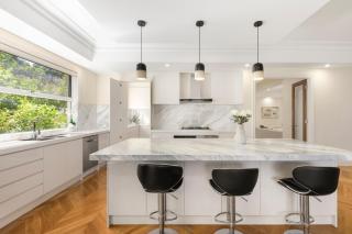 Luxurious French Provincial Home in Mt Waverley - Mount Waverley - 7