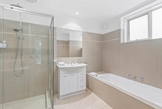 Charming Inner-City Stay- Space, Style & Location - 6