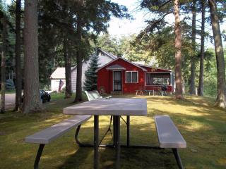 Lakefront! Twin Birch Resort - The Red Laker - Honor - 5