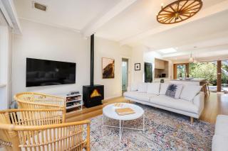 Arlo Beach House Beachside with Fireplace - Somers - 7