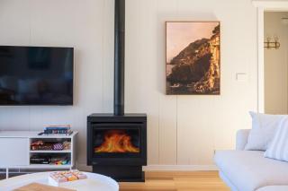 Arlo Beach House Beachside with Fireplace - Somers - 6