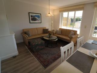 Holiday apartment with 3 bedrooms - Wenningstedt - 2