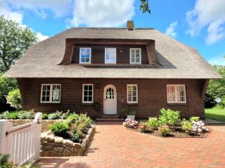Holiday home in Nieblum with swimming pool - Nieblum - 0