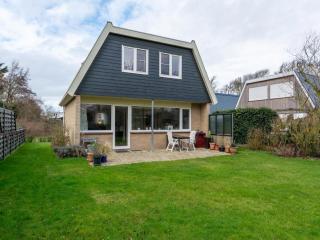 Spacious holiday home on a quiet park - Callantsoog - 0