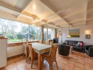 Spacious holiday home on a quiet park - Callantsoog - 8