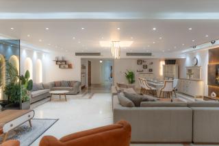 Presidential Suite Near City Star 3 Bed Apartment - Cairo - 7