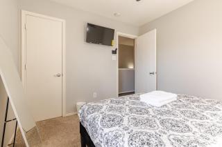 Brand-New Stay Parking & Patio - Austin - 1