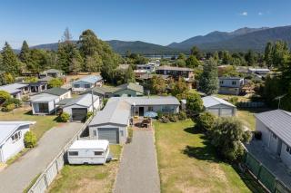 Mountain Serenity - Te Anau Holiday Home - 7
