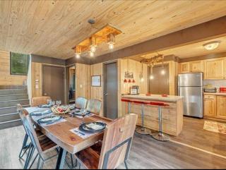 Cabin Retreat with Hot Tub - 1