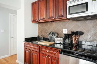 73-806 New 1BR 1Bth UWS Doorman Gym - 4