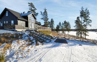Amazing Home In Årjäng With Lake View - Årjäng - 0