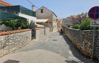 Cozy Apartment In Supetar - Supetar - 2