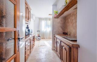 Gorgeous Home In Le Rove With Wifi - Le Rove - 4