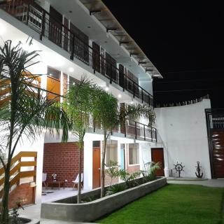 Oliver's Garden Country Hotel - - 4