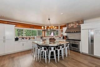 Timber Lodge HUGE Log Cabin with Hot Tub - Big Bear Lake - 8