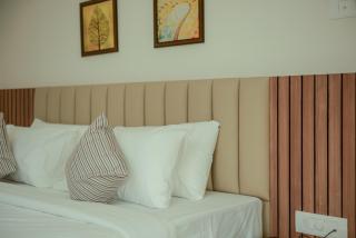 Hotel Shoolin Comforts - 9