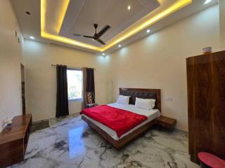 Hotel O Kailsaha Palace - 1