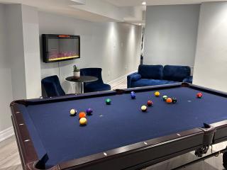 Whitby Hideout - 3BR, 5BD, 3WR, Pool Table, Sauna - 2