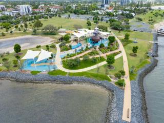 Oceanview Escape 2BR in the Heart of the GC - 8