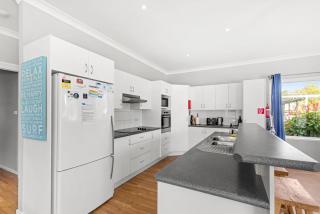 Mar-Lins - Pet Friendly - 2 Mins Walk to Beach - 5