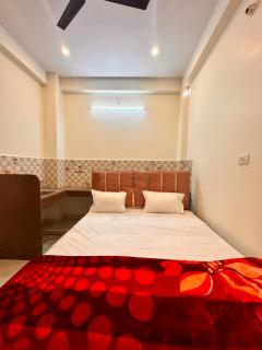 Sri NKB HOMESTAY - Varanasi - 4