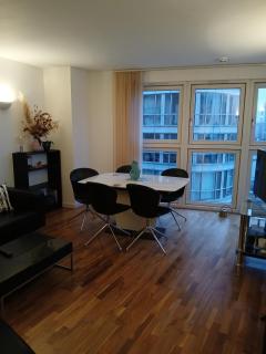 Luxury 2 bed flat, nice view & Spa - CanaryWharf - Londra - 3