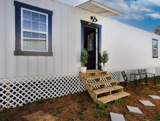 Spacious Tiny Home By Airport-Free Prkng-Fast WiFi - 0