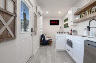 Spacious Tiny Home By Airport-Free Prkng-Fast WiFi - Atlanta - 1