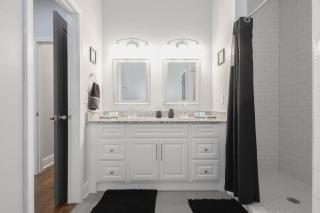 Comfy Spacious Zen Family Home By Airport-King Bed-Grill - 4