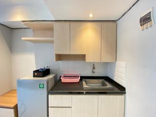 Spacious Studio Apartment at Jarrdin Cihampelas By Travelio - 4