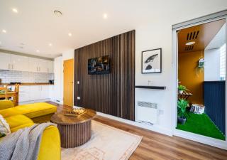 Vibrant Stay in Salford Quays - Manchester - 0