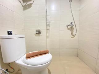 Modern & Cozy 2BR at Gateway Pasteur Apartment By Travelio - Bandung - 4