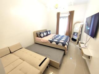 Flat in Tomas Morato - Manila - 0