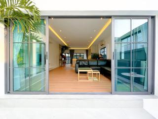 Stylish 3BR Greek Villa AT Jomtien Beach - 1