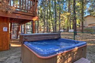 Big 10 Luxury Cabin/Walk to Snow Summit- HotTub - Big Bear Lake - 8