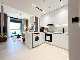 Trophy-Cultivate Retreat with Statement Design - 5