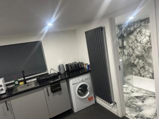 Modern Studio Flat In A Guest House In Basildon - 5