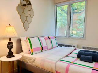 Sunlit Haven Apartment - Free Parking - Montréal - 0