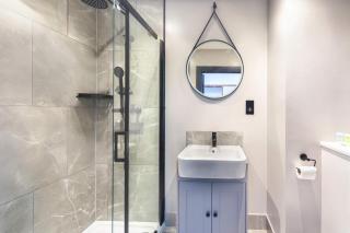 Stylish & Bright Studio in Central Hastings - Newport Beach - 8