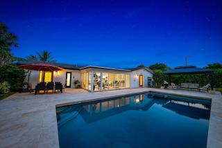 Fully Remodeled, Huge Backyard, Pet-Friendly, Pool - 9
