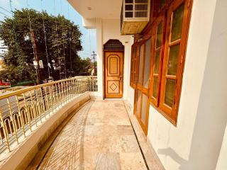 Hotel Chitrakoot - Varanasi - 5