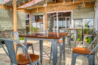 Hill Hideout Rooms & Suites - 1