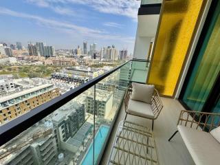 Stylish 1br In Jvc With Pool View - 8