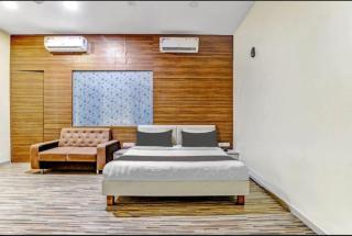 UTSAV GALAXY BANQUET And ROOMS - Surat - 1