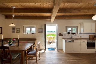 Ferienhaus-Remise-direkt-am-Wasser-im-Gut-Grubnow-Ruegen - Grubnow - 5