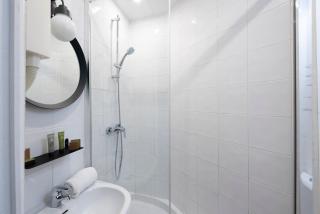Lennon by Avalon Hotel Paris Gare du Nord - París - 5