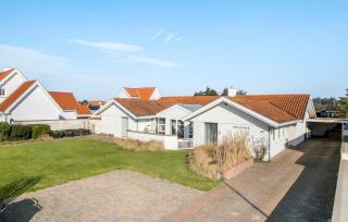 5 Bedroom Nice Home In Blokhus - Blokhus - 0