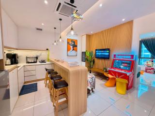 SeaView PoolView CityView BaliResidence Video game 5minJonker - Malacca - 3